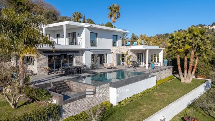 Mougins – Villa contemporaine avec vue mer panoramique