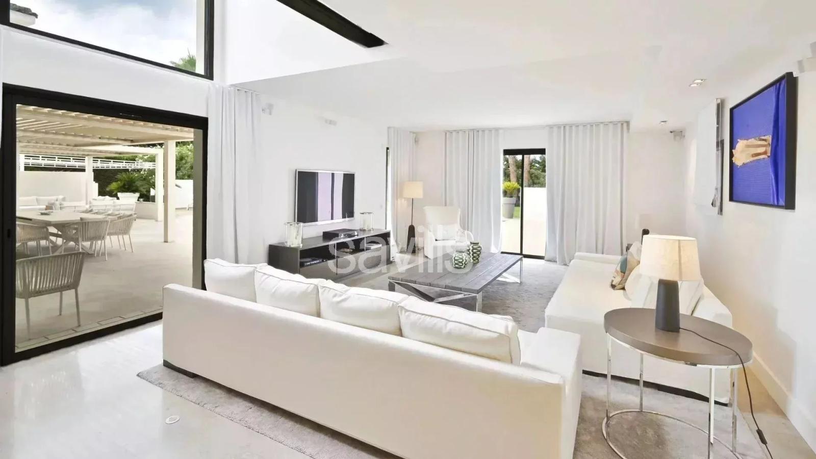 Villa à 100 m de la plage, à proximité de Saint-Tropez