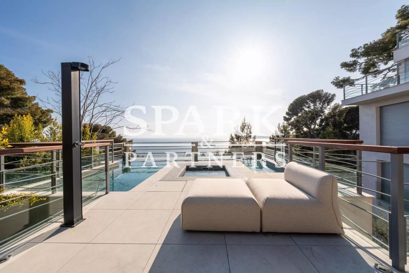 SUPERBE VILLA CONTEMPORAINE – VUE MER PANORAMIQUE