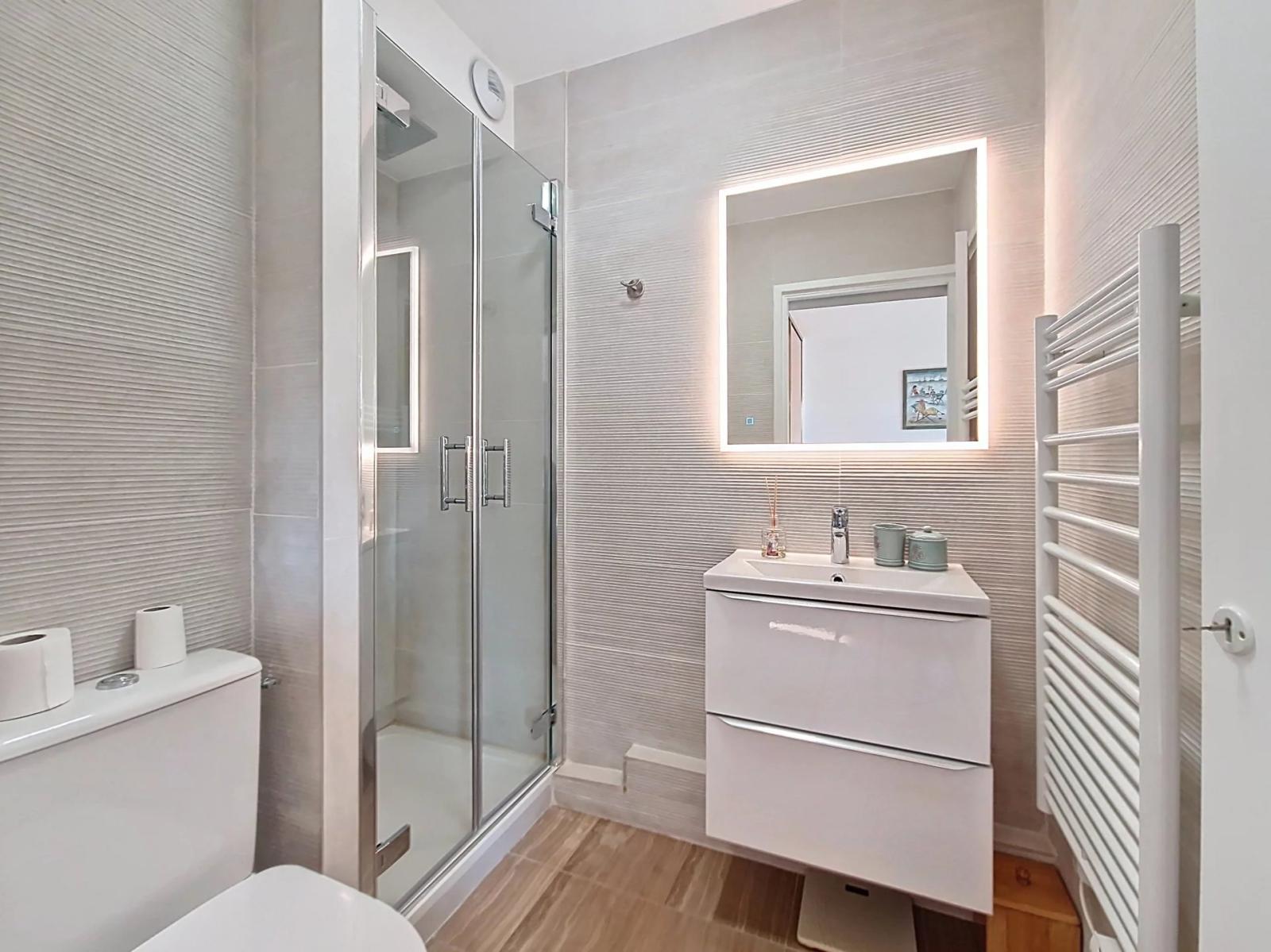 CANNES BASSE CALIFORNIE TERRASSE PISCINE