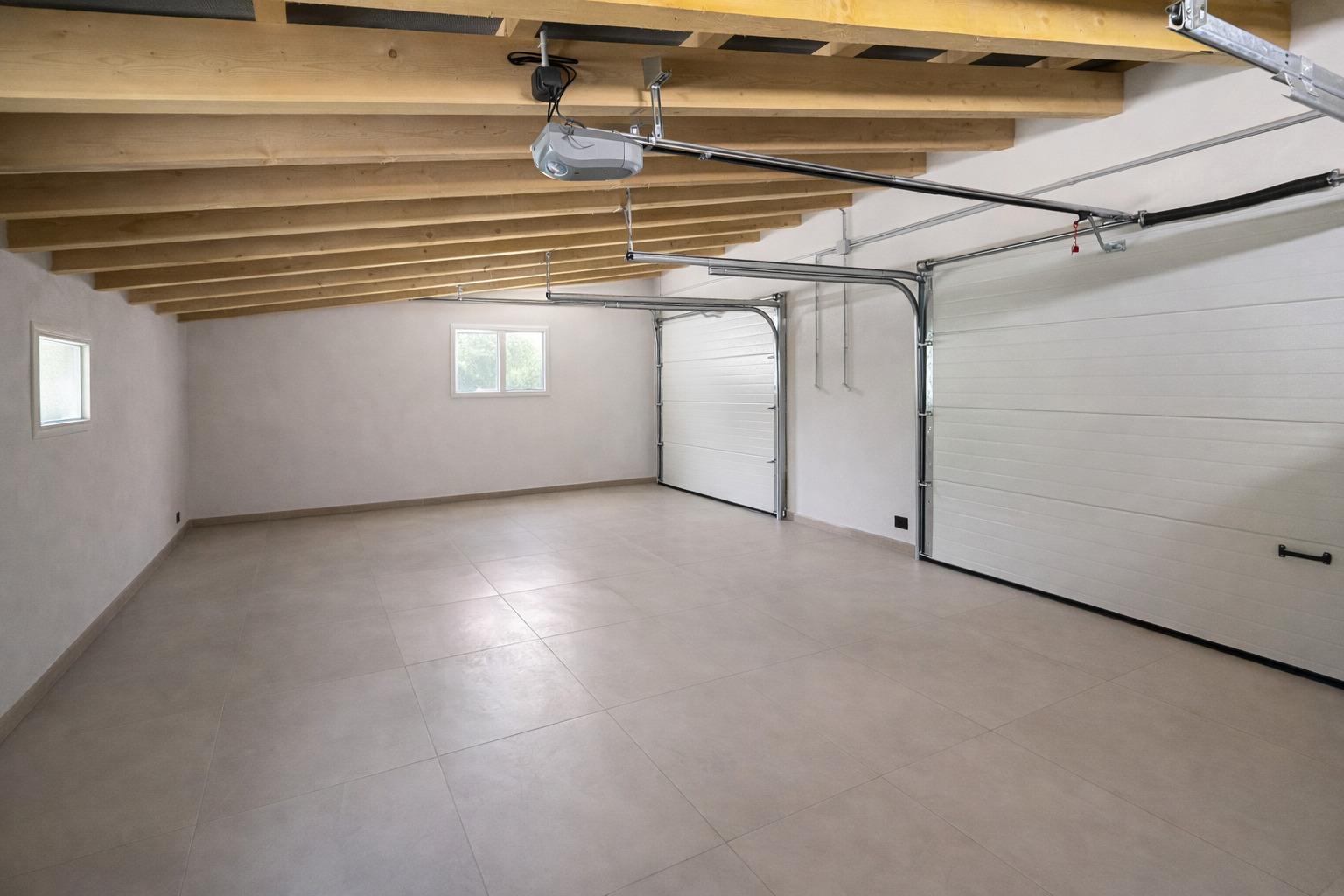 Roquefort-les-Pins – Villa rénovée de 208 m² avec piscine chauffée et jardin