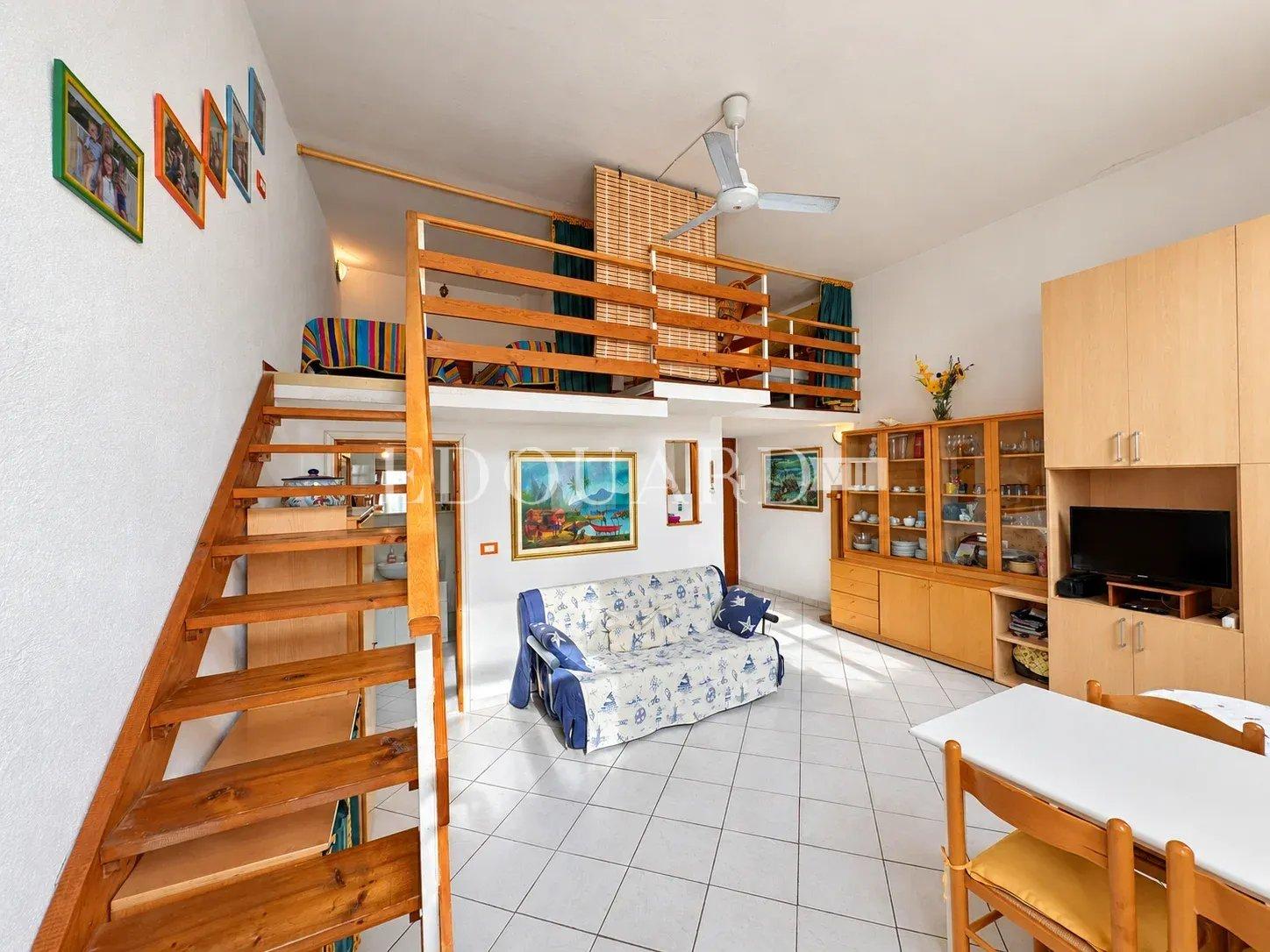 En exclusivité grand studio avec deux chambres en mezzanine, au cœur de la zone piétonne de Menton