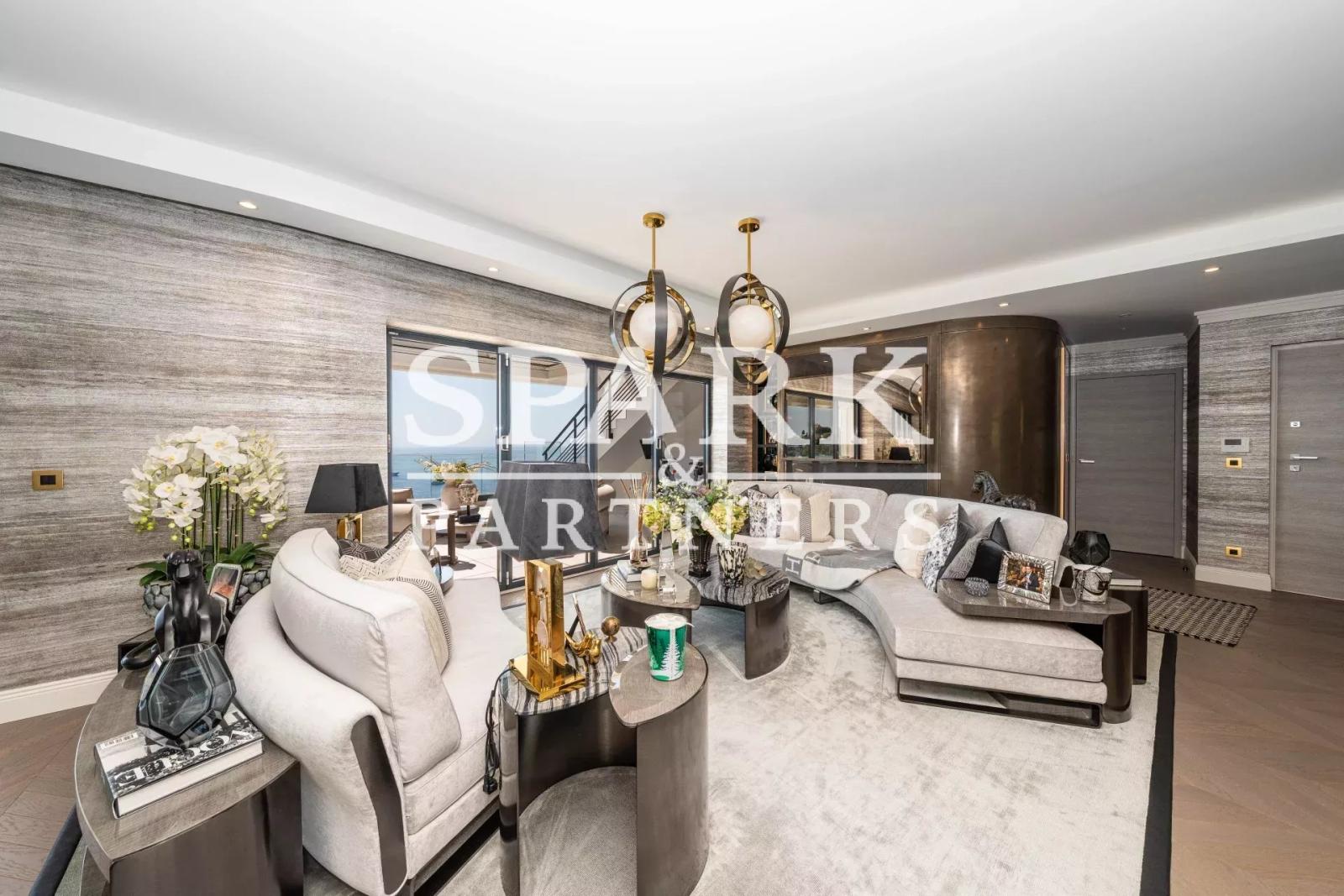 Roquebrune-Cap-Martin - Penthouse d'exception à la frontière de Monaco – Vue mer panoramique