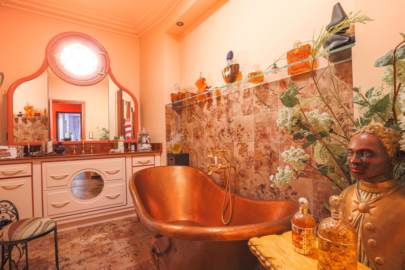 VILLA DANS MONACO - UNIQUE