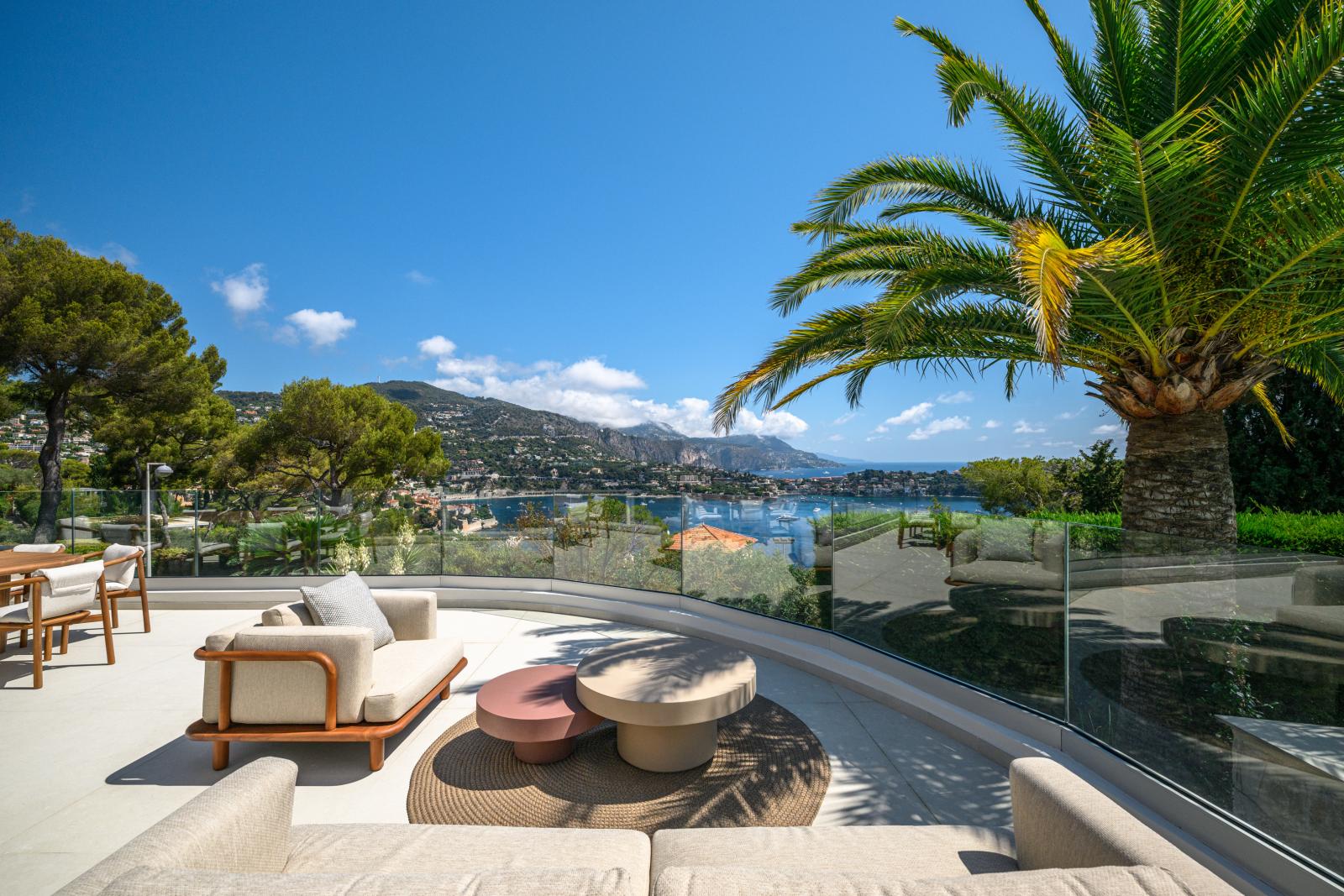 Nice – Villa de luxe rénovée avec piscine et vue panoramique