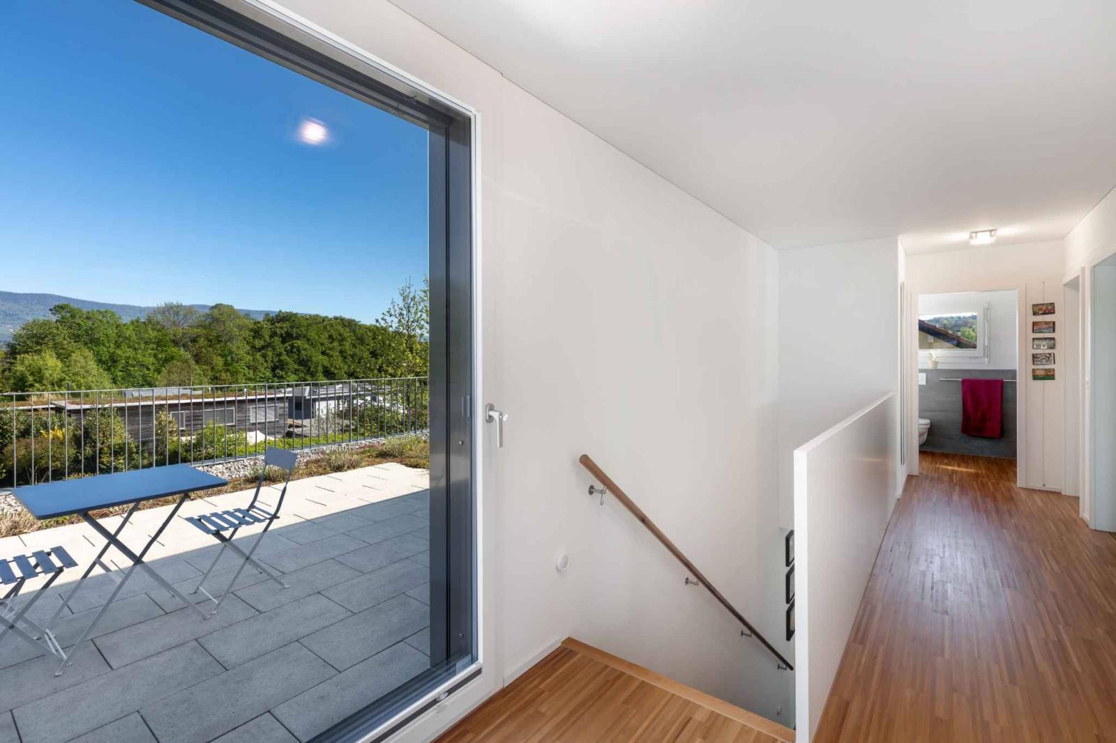 VILLA CONTEMPORAINE MINERGIE DANS UN ENVIRONNEMENT PRIVILÉGIÉ