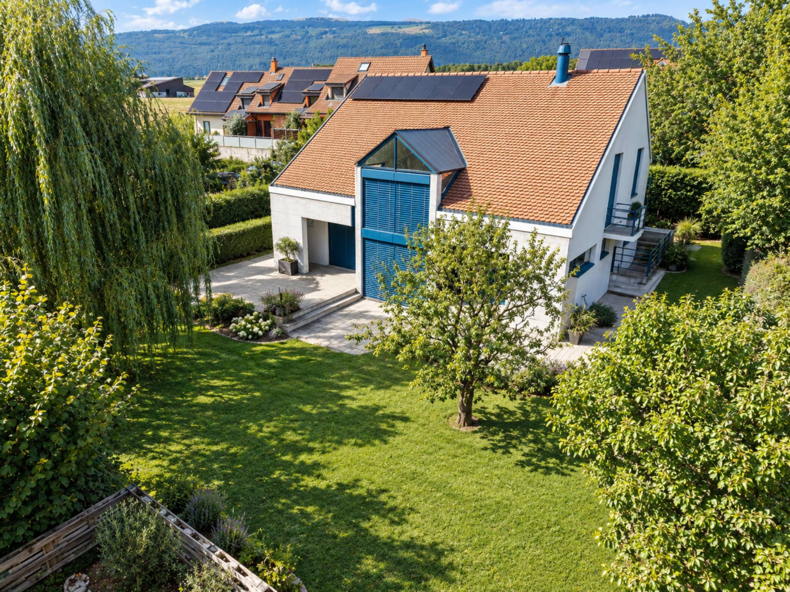 Une architecture singulière au cœur d’un environnement verdoyant
