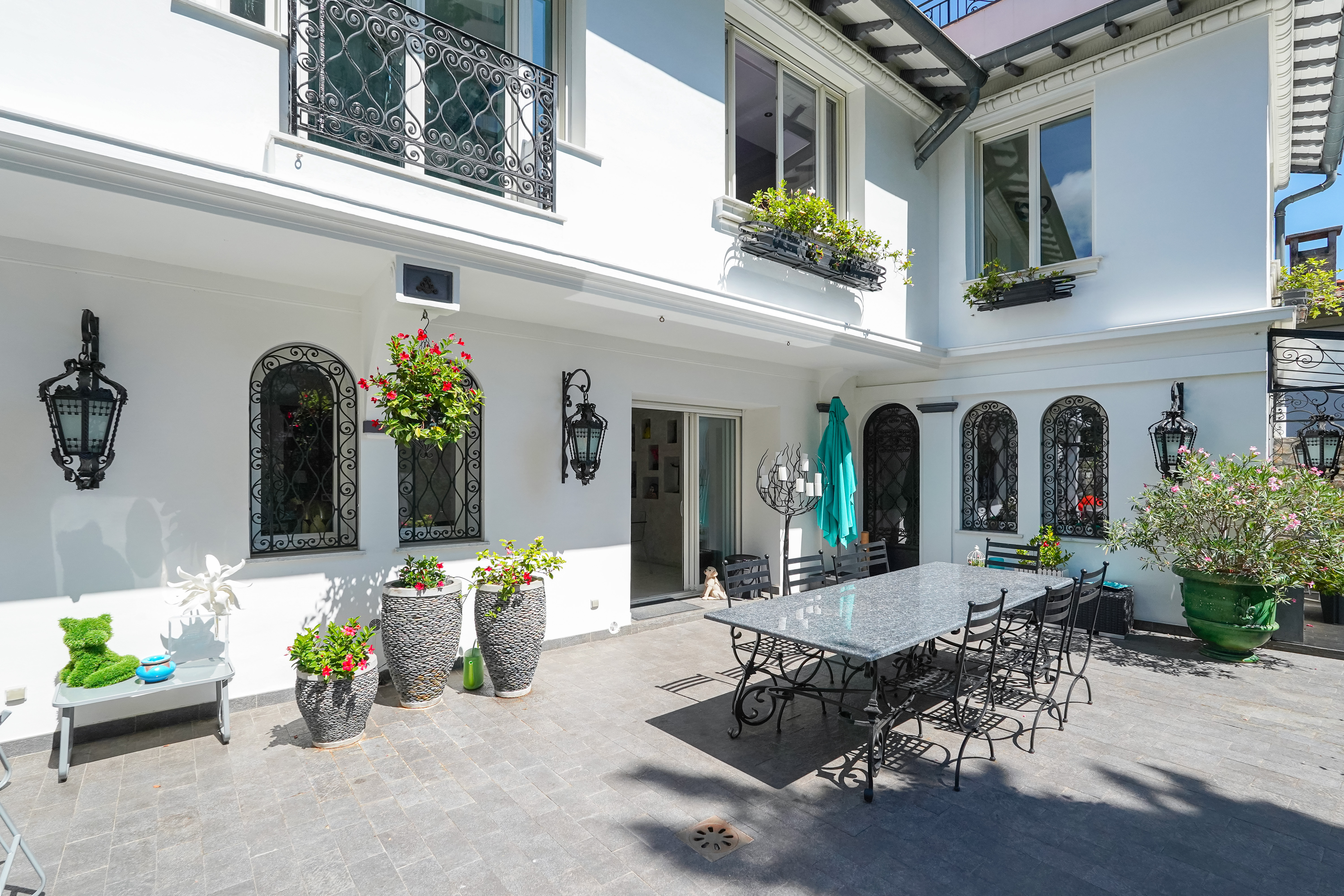 2tETC_fac-ade-villa-la-rousse-barnes-valeri-agency-monaco-1754404133.jpg