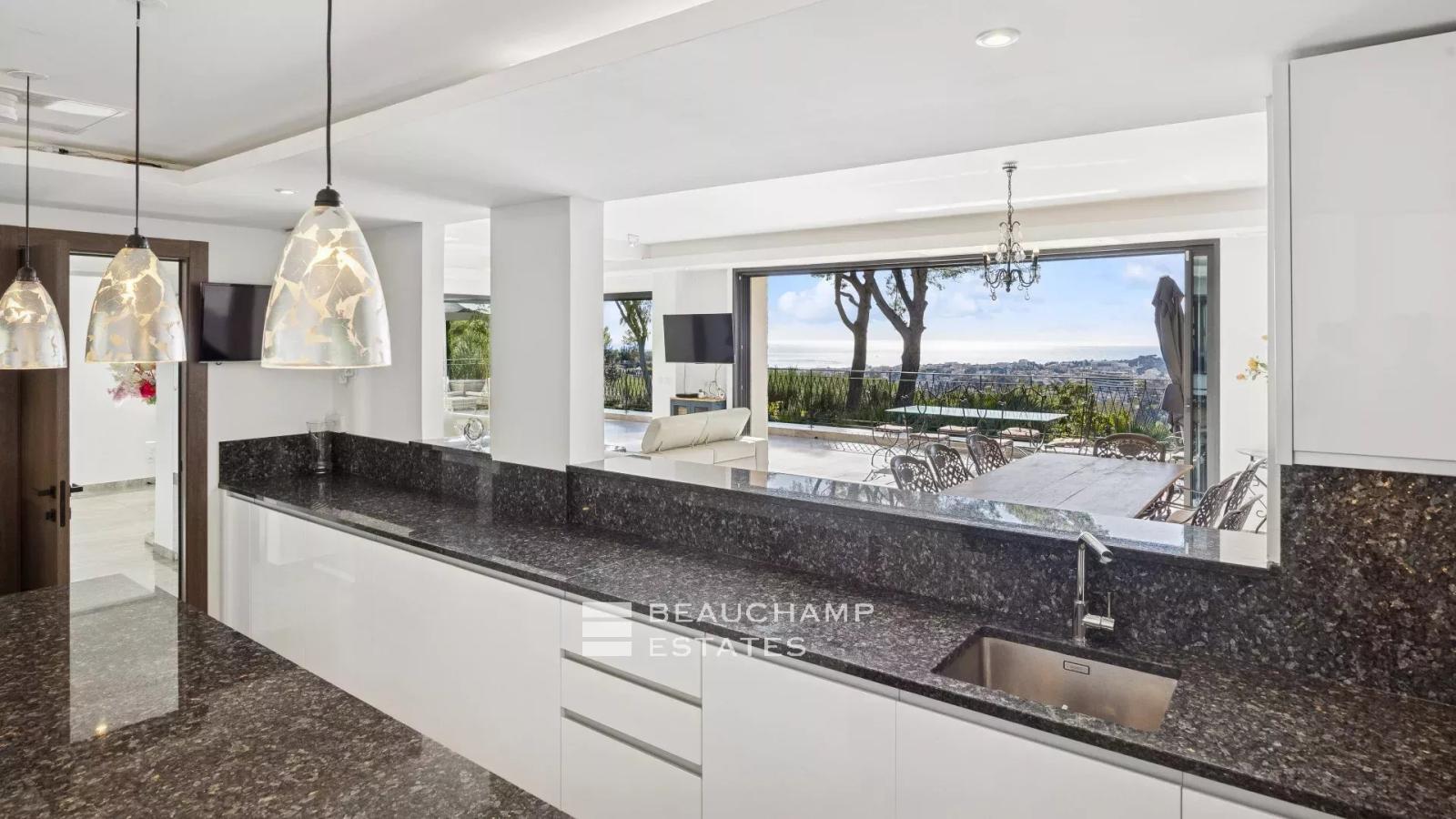 Villa contemporaine 5 chambres avec vue mer - Mougins