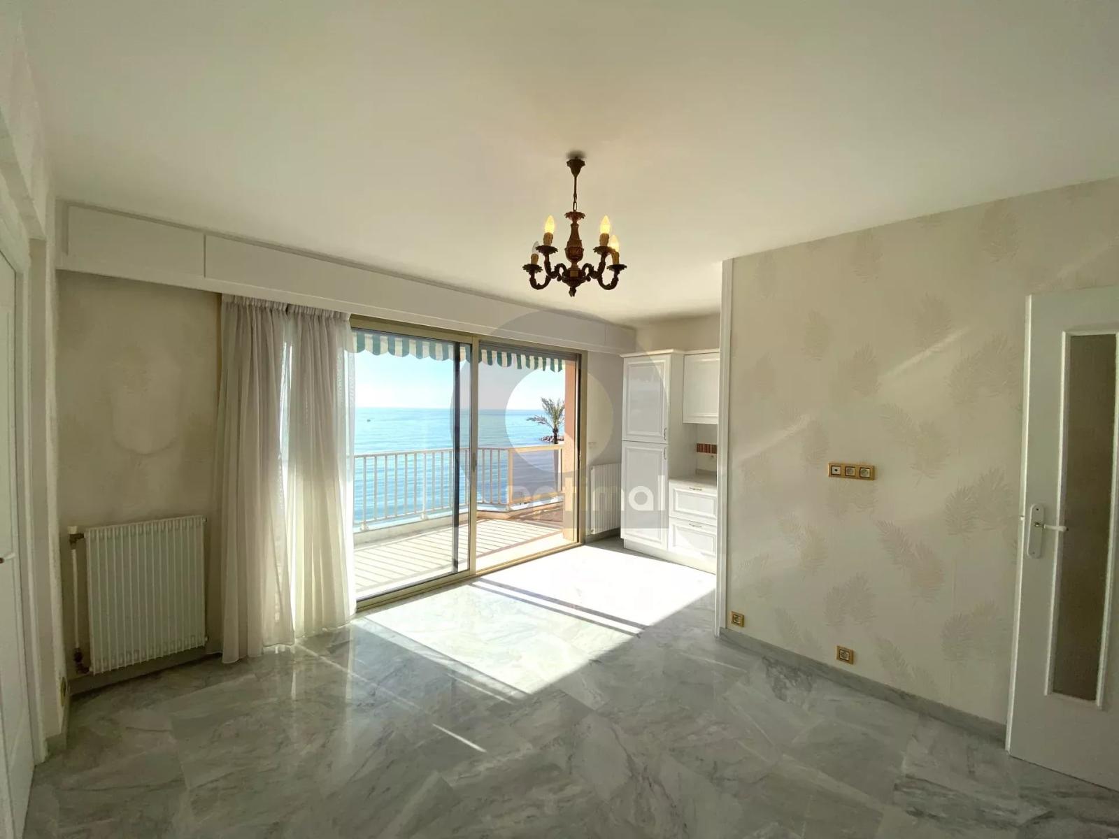 A VENDRE ROQUEBRUNE CAP MARTIN - FRONT DE MER 2P 43M2 AVEC TERRASSE 12M2 CAVE