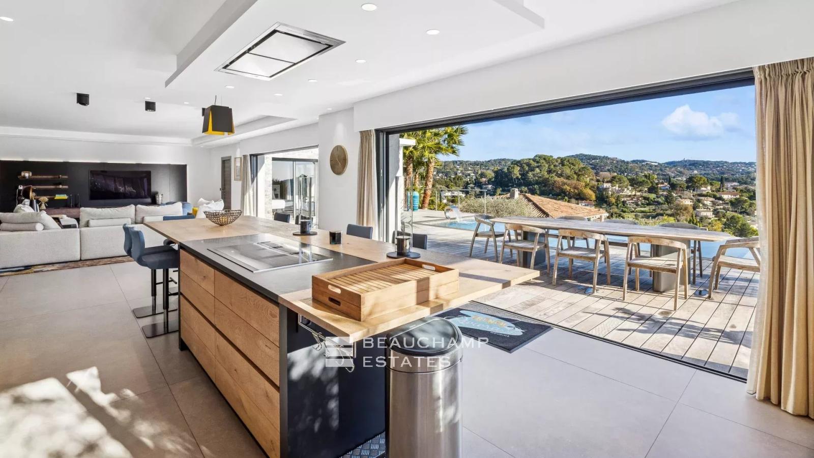 Mougins – Villa contemporaine avec vue mer panoramique