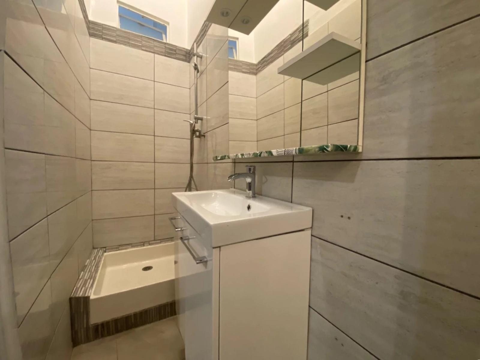 DRAGUIGNAN CENTRE AGREABLE T2 EN  REZ-DE-CHAUSSEE 38.34 M2