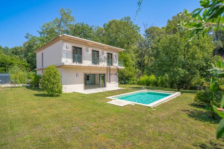 MOUGINS - VILLA NEUVE CONTEMPORAINE