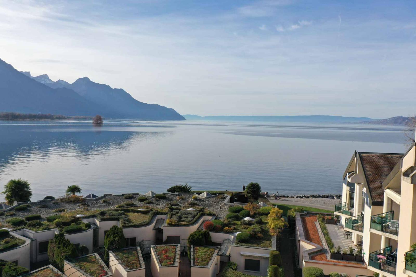 Grand duplex de 3.5 pièces avec vue imprenable sur le lac et les montagnes