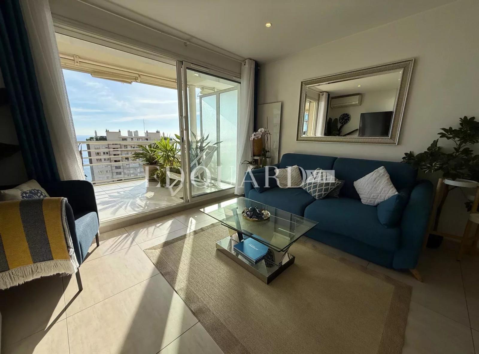 Sur la commune de Beausoleil, penthouse avec grande terrasse et belle vue mer panoramique