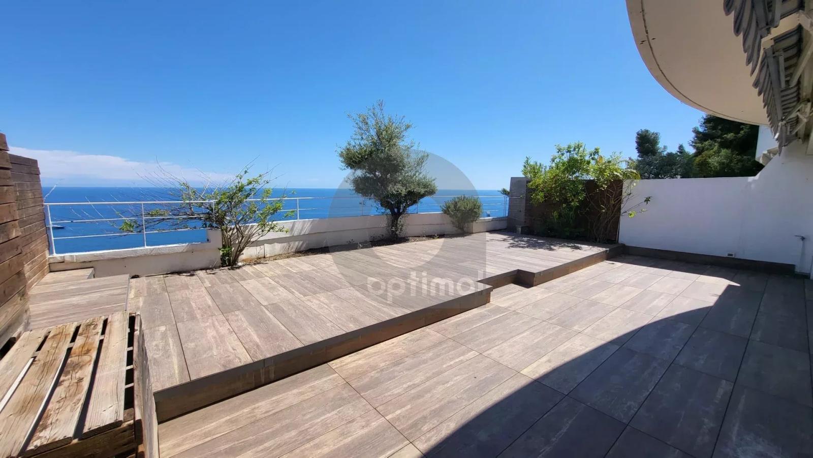 ROQUEBRUNE-CAP-MARTIN - SPLENDIDE 3P AVEC VASTE TERRASSE ET VUE EPOUSTOUFLANTE MER