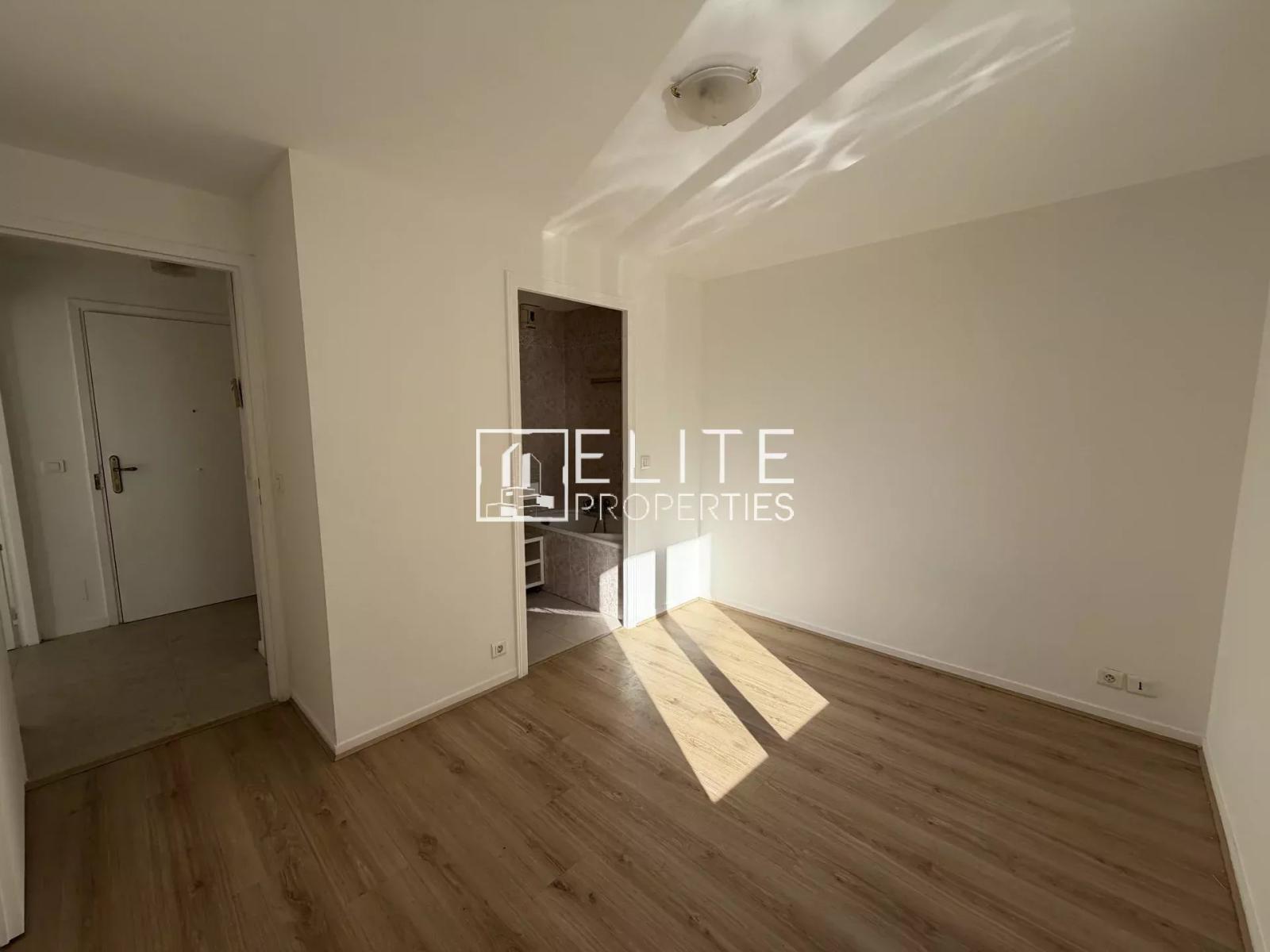 APPARTEMENT 2 PIECES DE 37 m²  - APERÇU MER - CANNES CENTRE