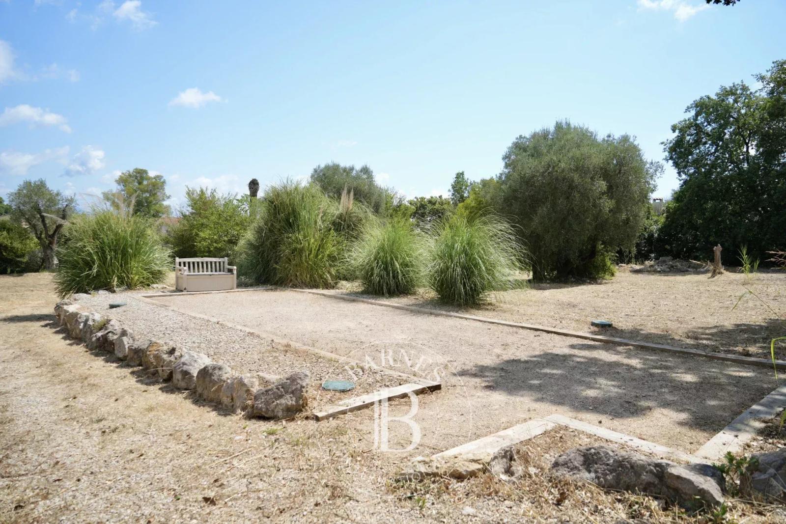 Roquefort les Pins - Terrain Calme Plat