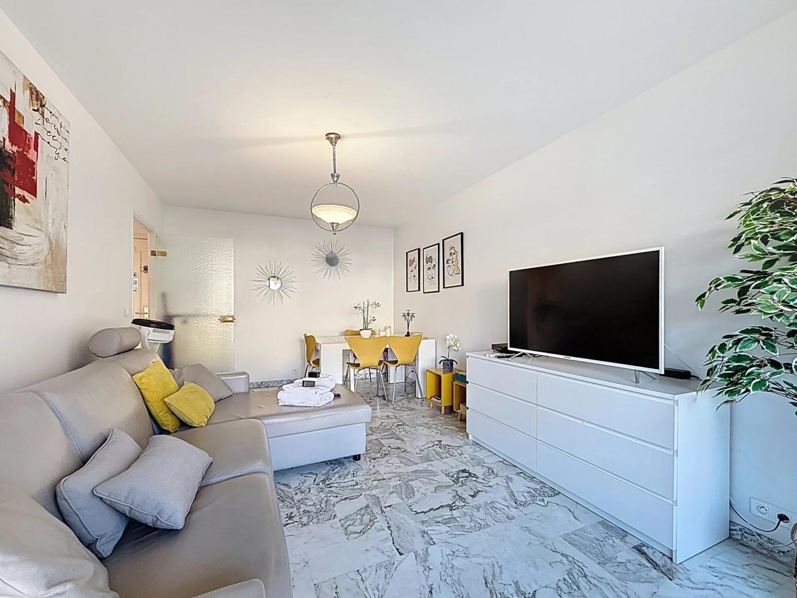 CANNES – BASSE CALIFORNIE – 2 PIÈCES – GRANDE TERRASSE OUEST – VUE DÉGAGÉE