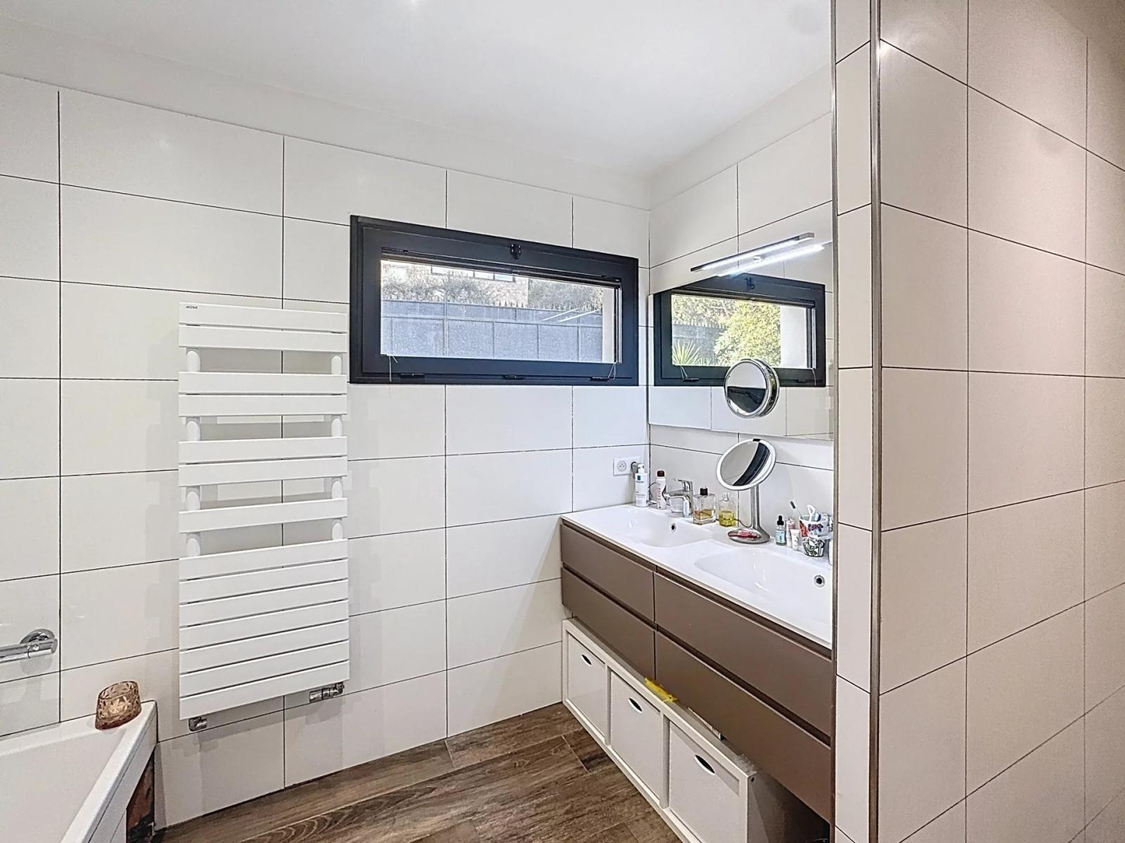 LE CANNET COLLINES VUE MER