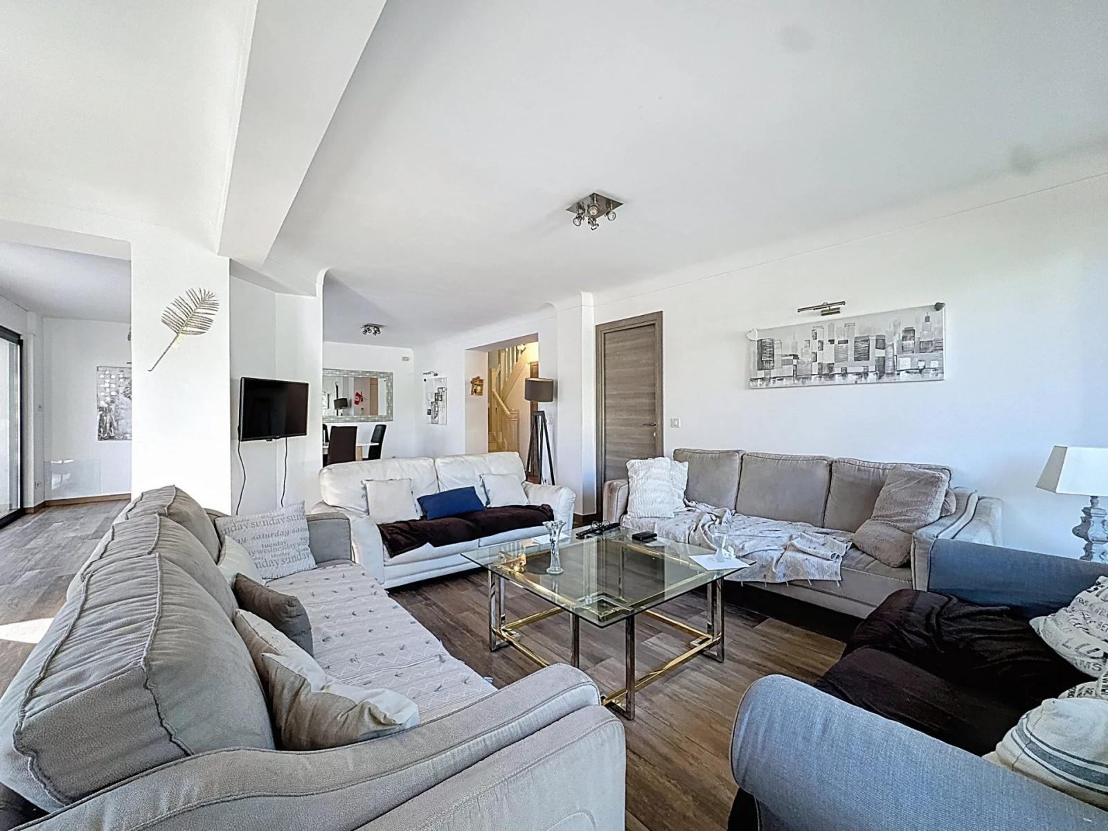 VENTE VILLA 5P VUE MER & PISCINE - CANNES CENTRE