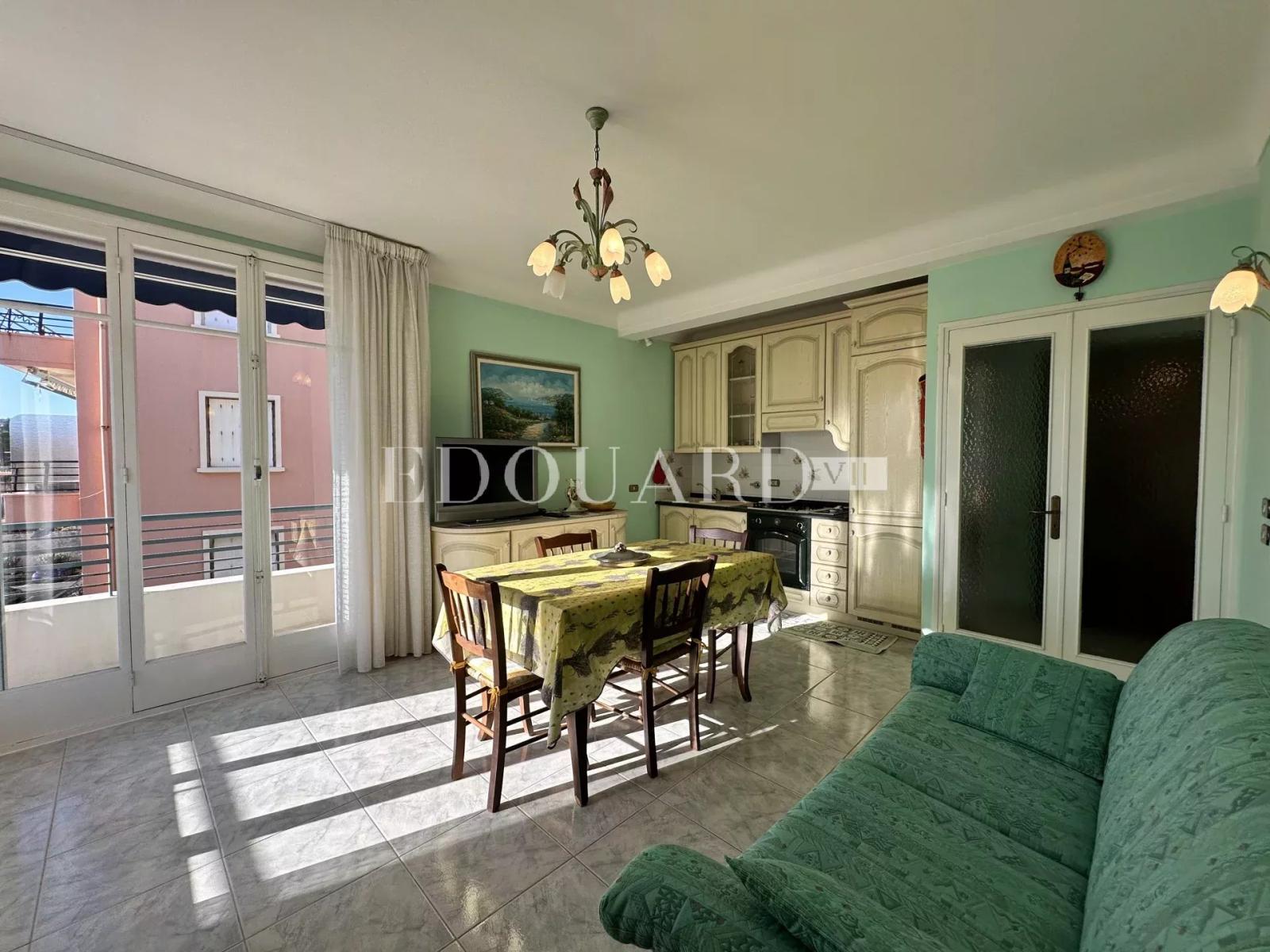 Trois pièces avec terrasse, vue mer, cave et parking collectif, à quelques pas de la renommée plage du Solenzara