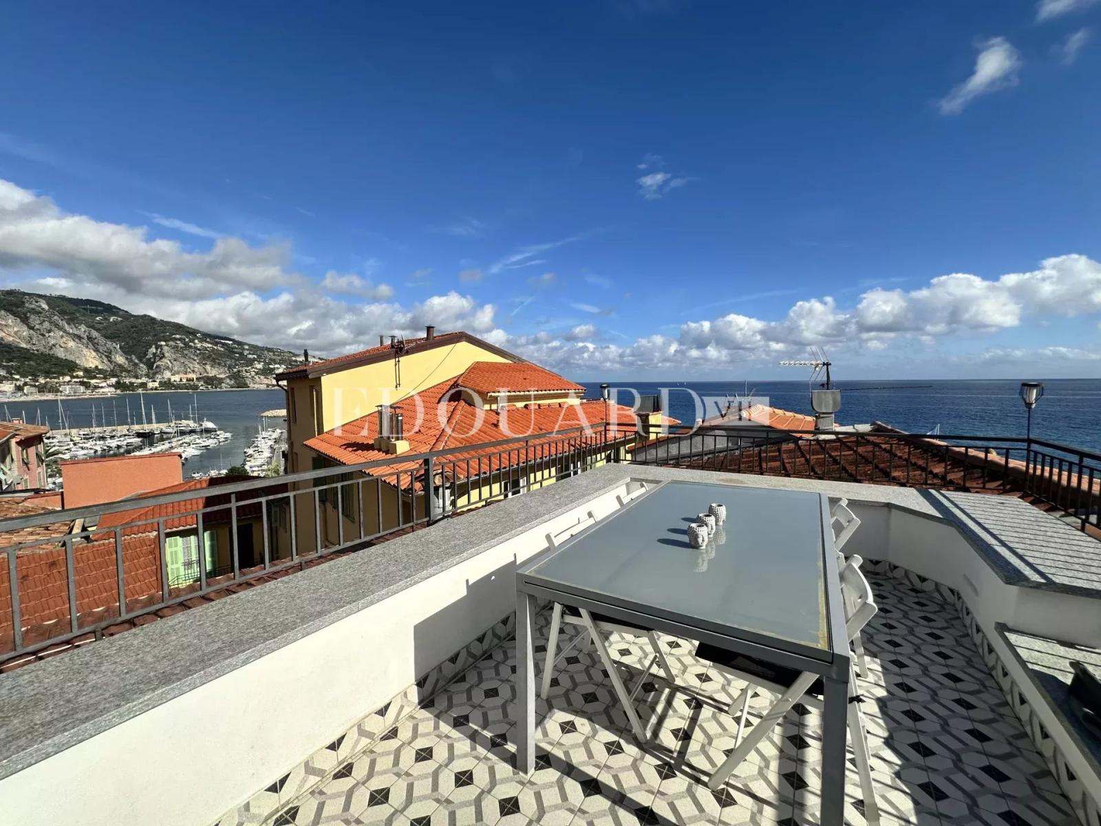 Quatre pièces en duplex avec spectaculaire terrasse sur le toit et époustouflante vue mer panoramique