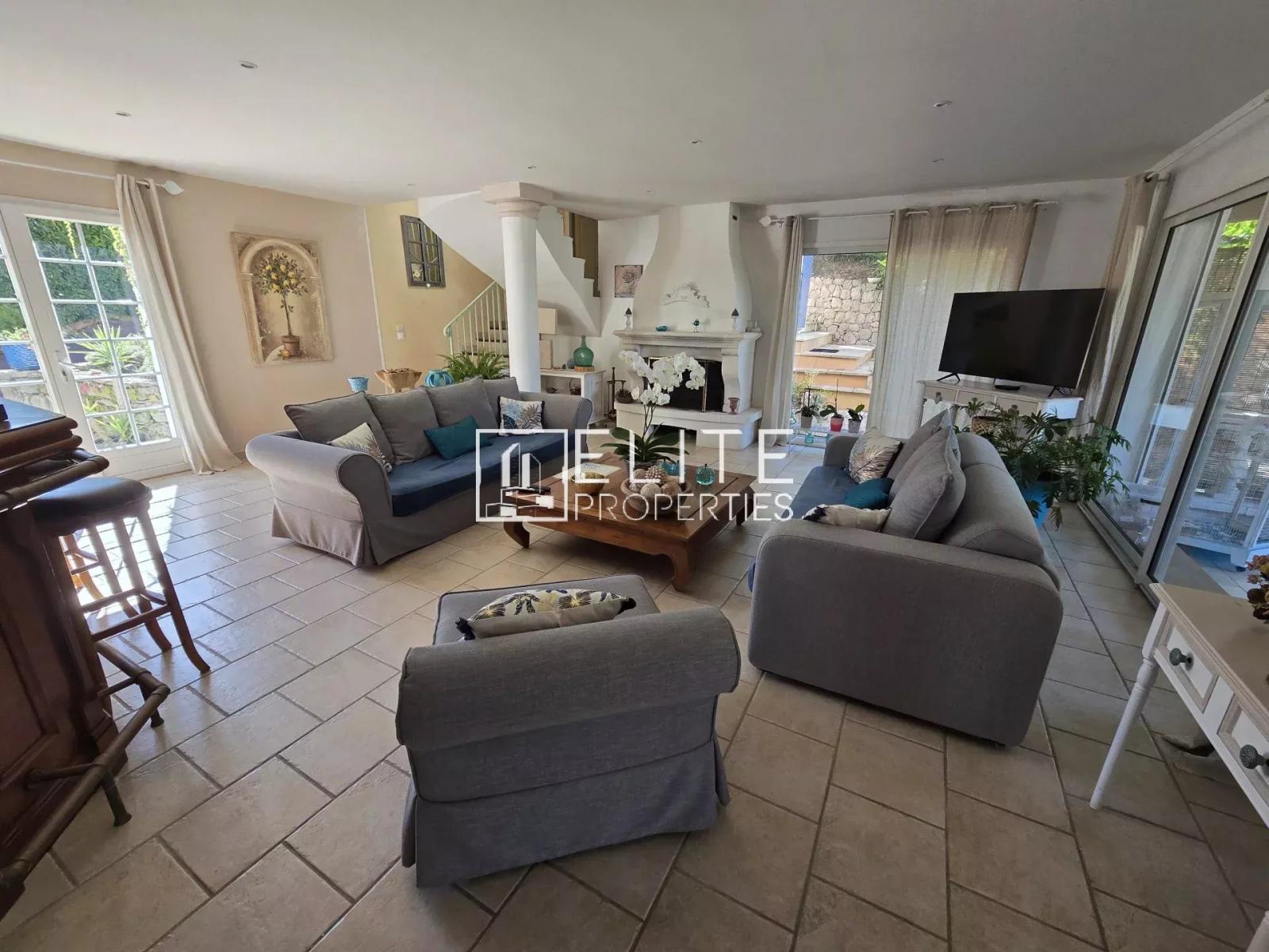 VILLA DE 205m² + PISCINE LES ADRETS