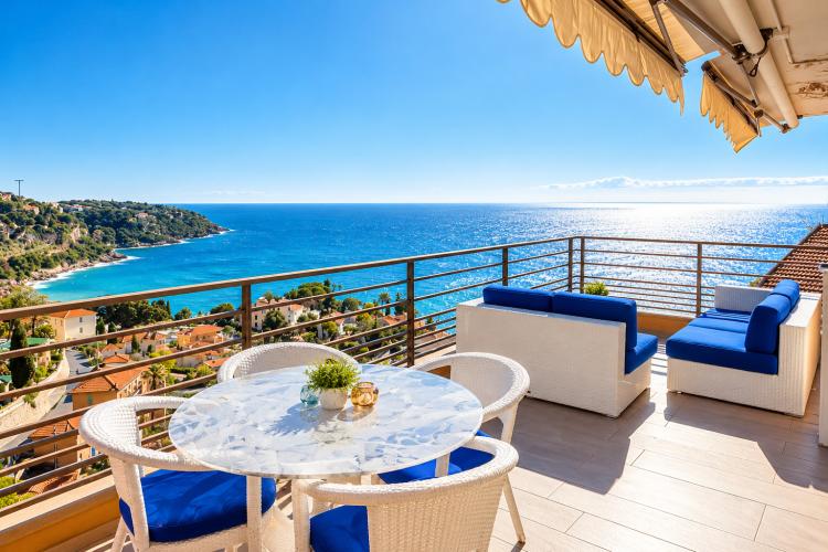 ROQUEBRUNE-CAP-MARTIN – 3 PIÈCES AVEC VUE MER PANORAMIQUE ET ROOFTOP PRIVATIF