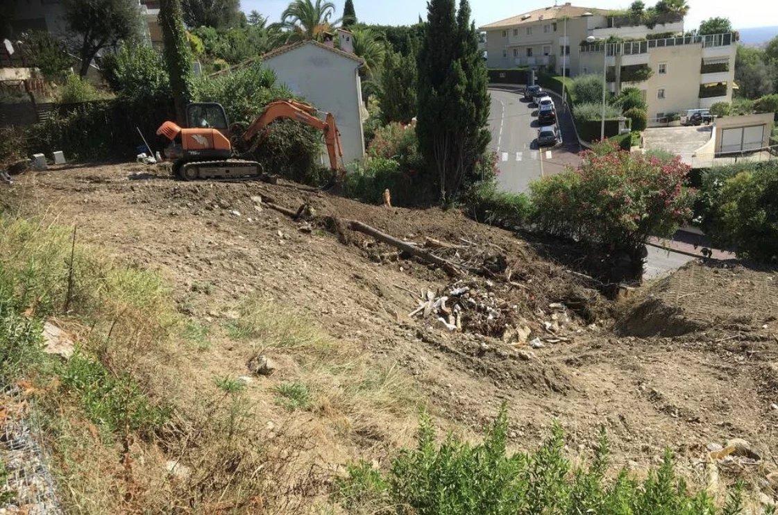 TERRAIN AVEC PERMIS PURGÉ