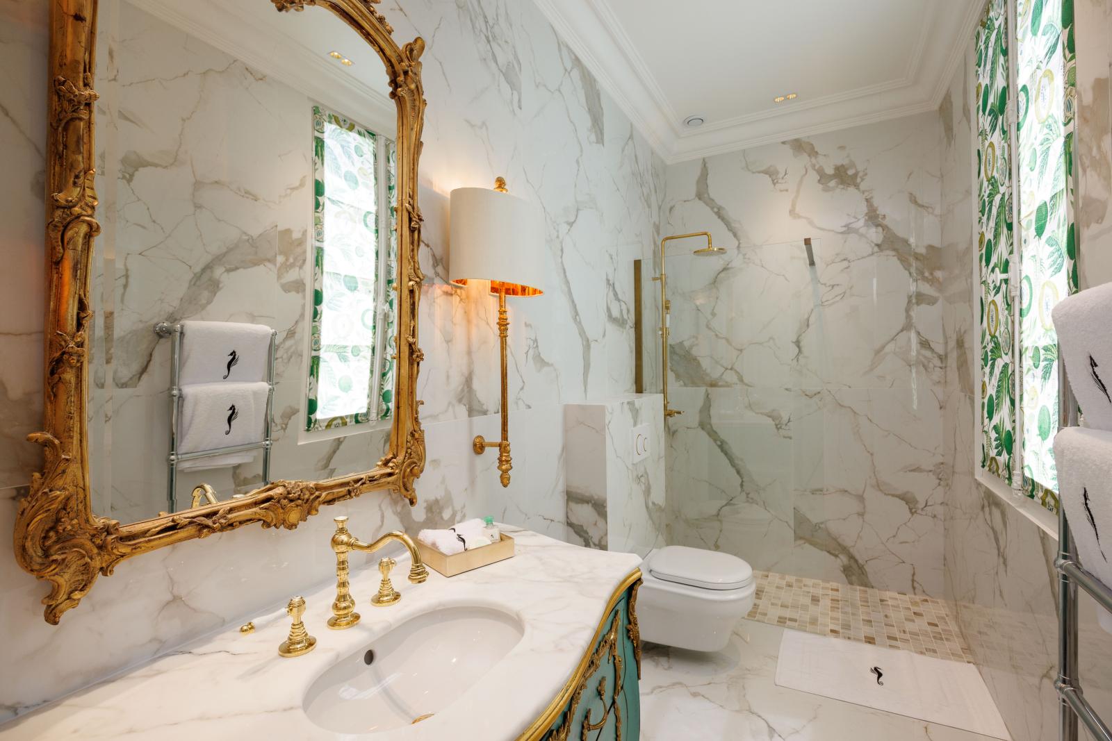 Beaulieu-sur-Mer | Villa de Prestige Face à la Mer avec Piscine