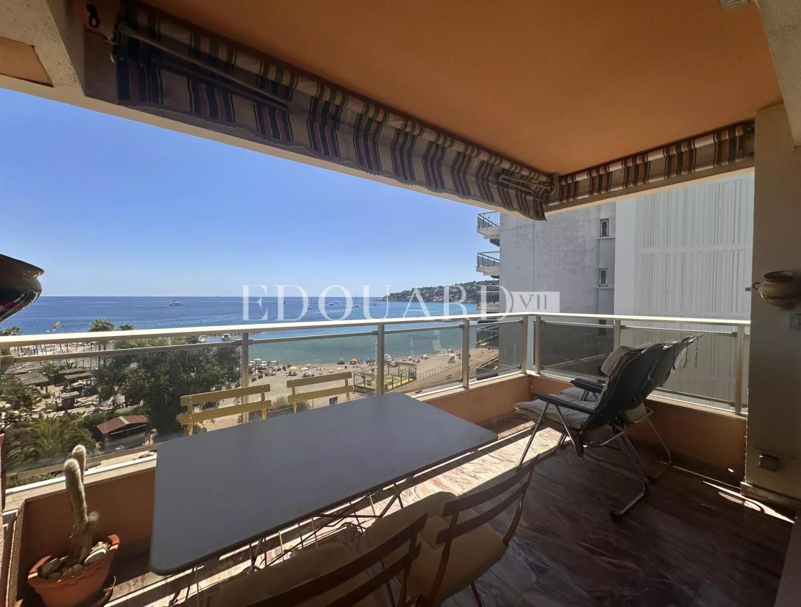 En exclusivité superbe trois pièces avec terrasse, magnifique vue mer panoramique, cave et parking privatif