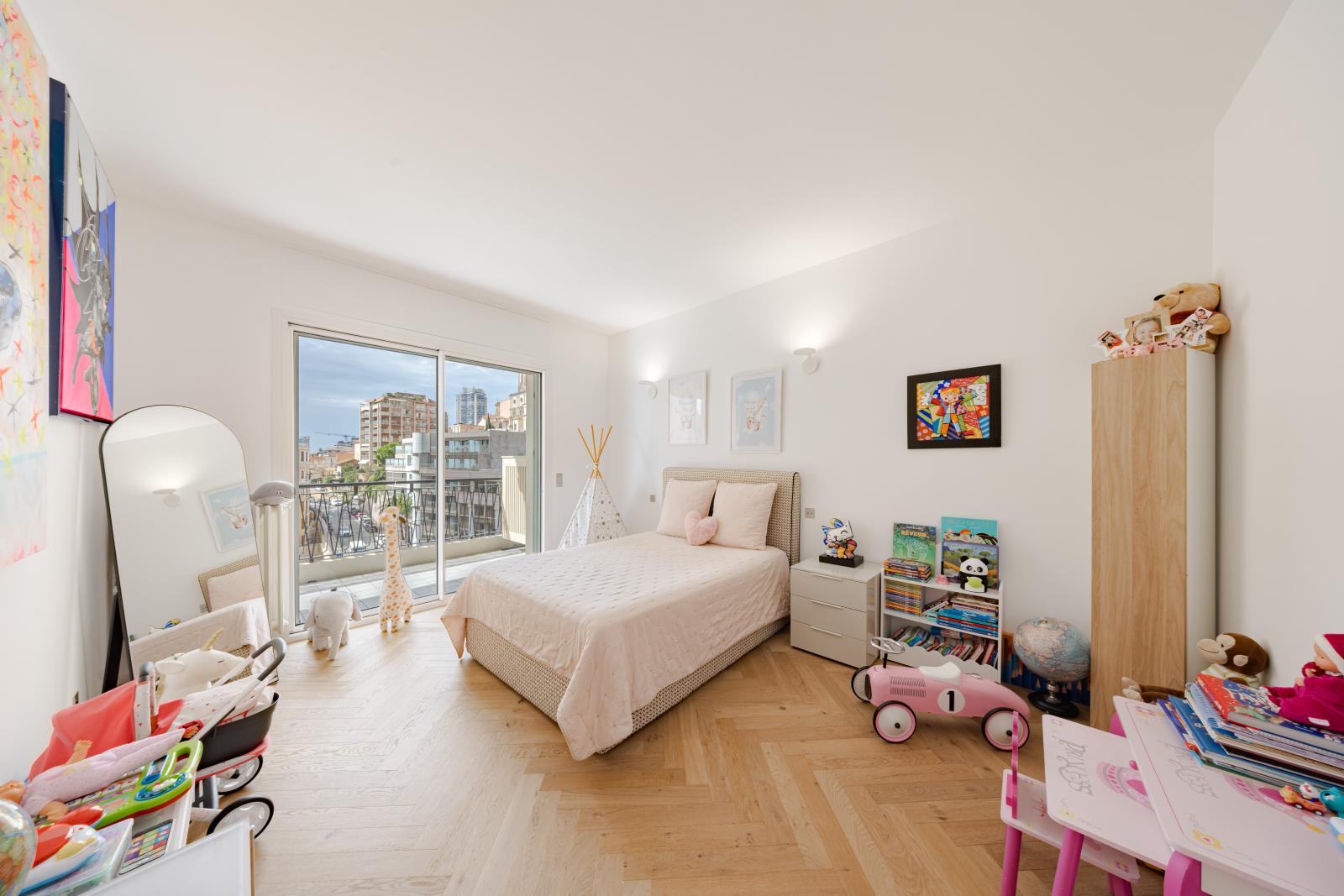 3 PIÈCES RÉNOVÉ EN ÉTAGE ÉLEVÉ – VUE MER