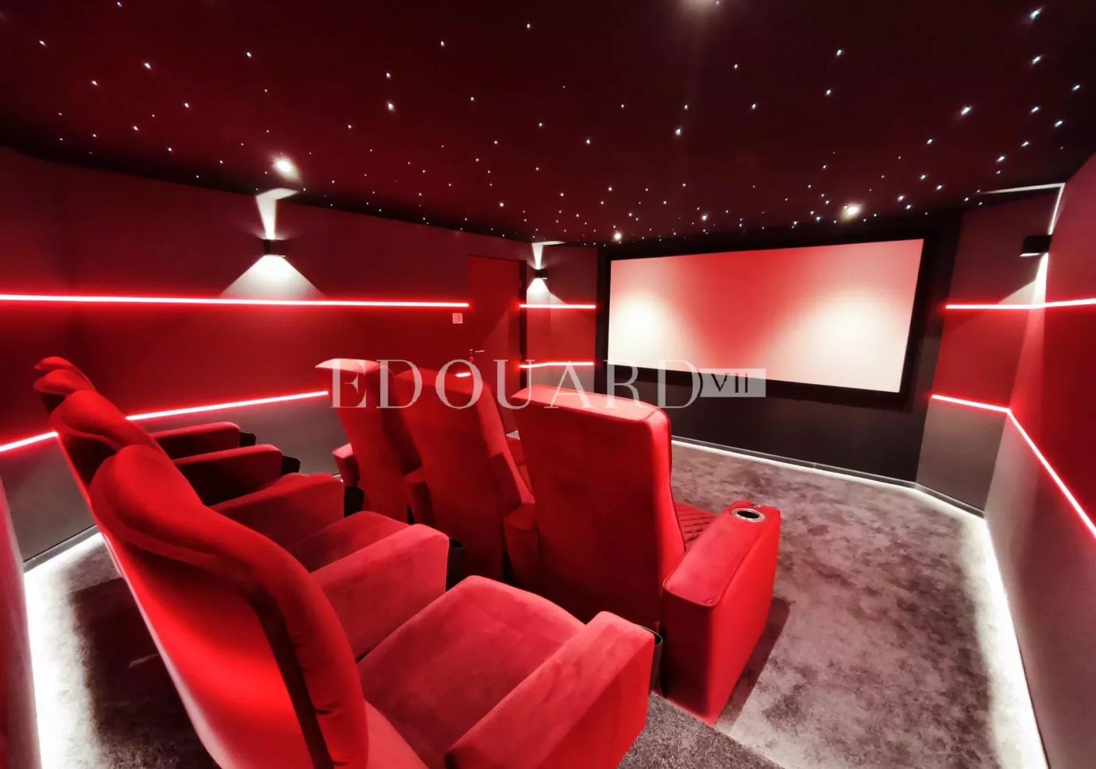 Splendide propriété de 300 m² avec superbe piscine et pool house