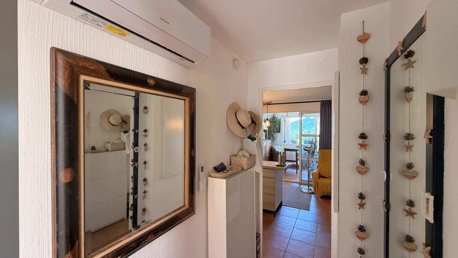 AGAY CAP ESTEREL grand T2 type large de 51m² habitables
