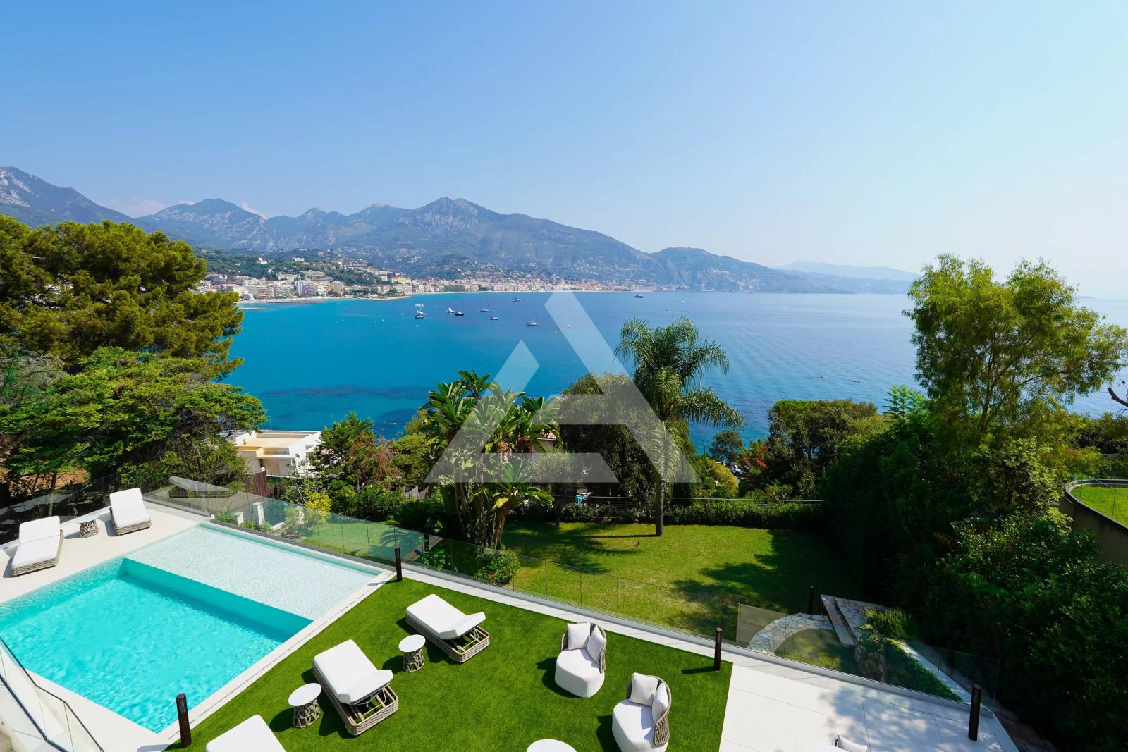 CAP MARTIN - VILLA DE PRESTIGE EN DEUXIÈME LIGNE DE MER - VUE PANORAMIQUE