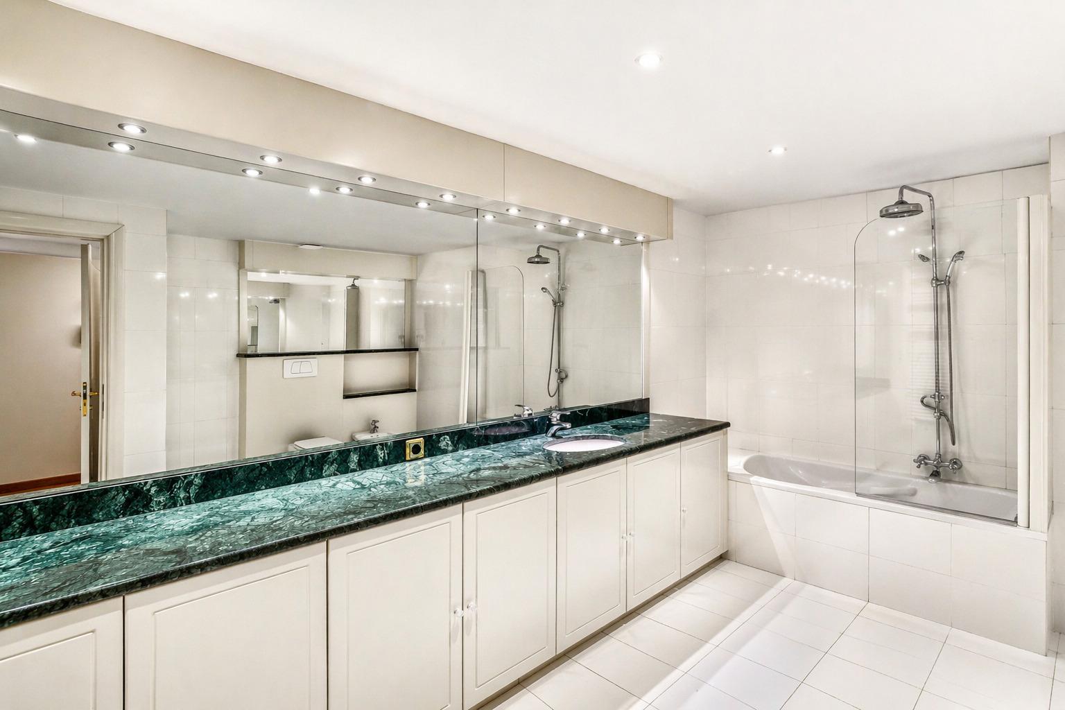 Fontvieille: Appartement d’exception avec terrasse et piscine privative face à la mer