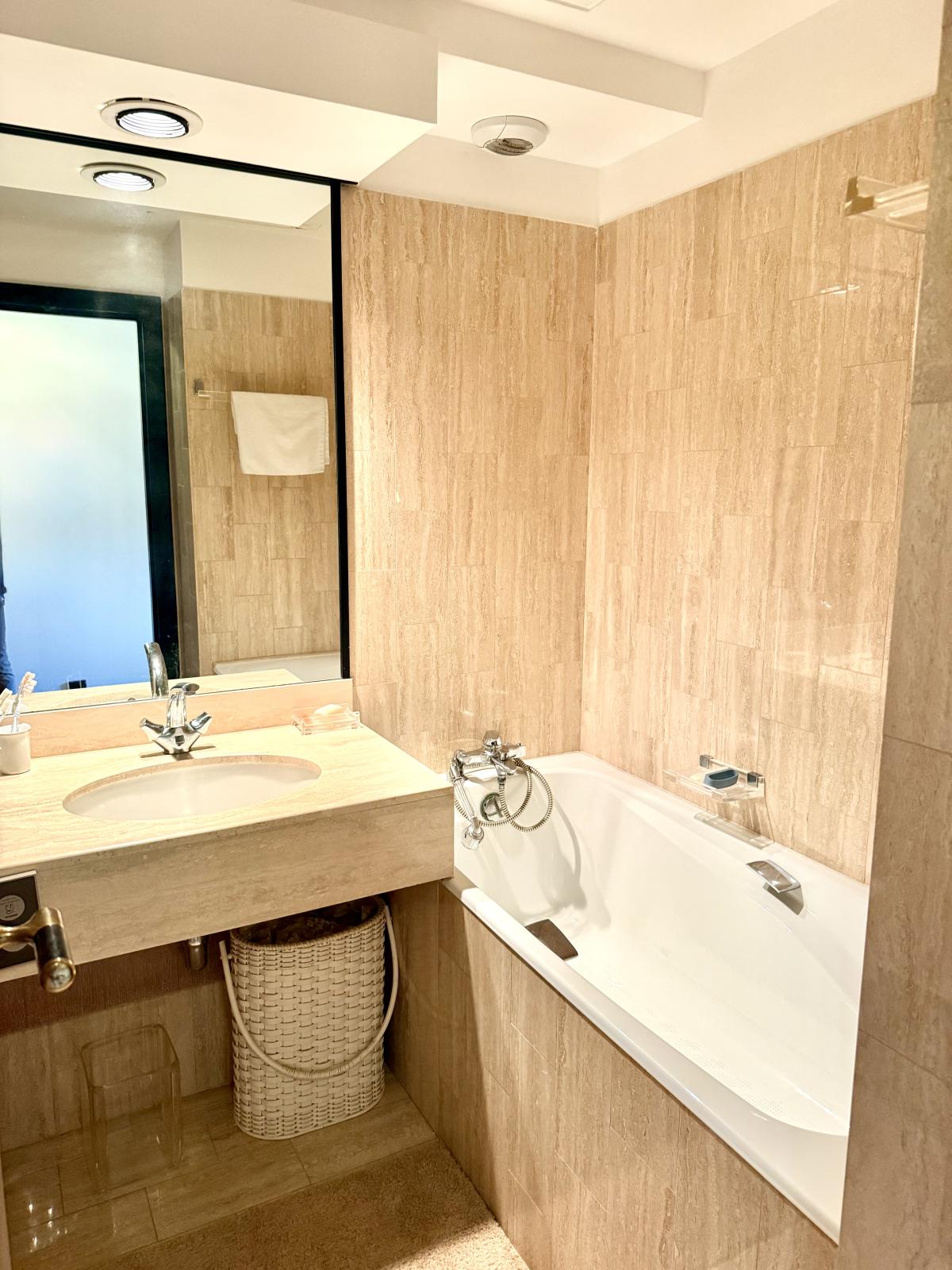 Eden Star - Joli studio en étage élevé ! (Sous offre)