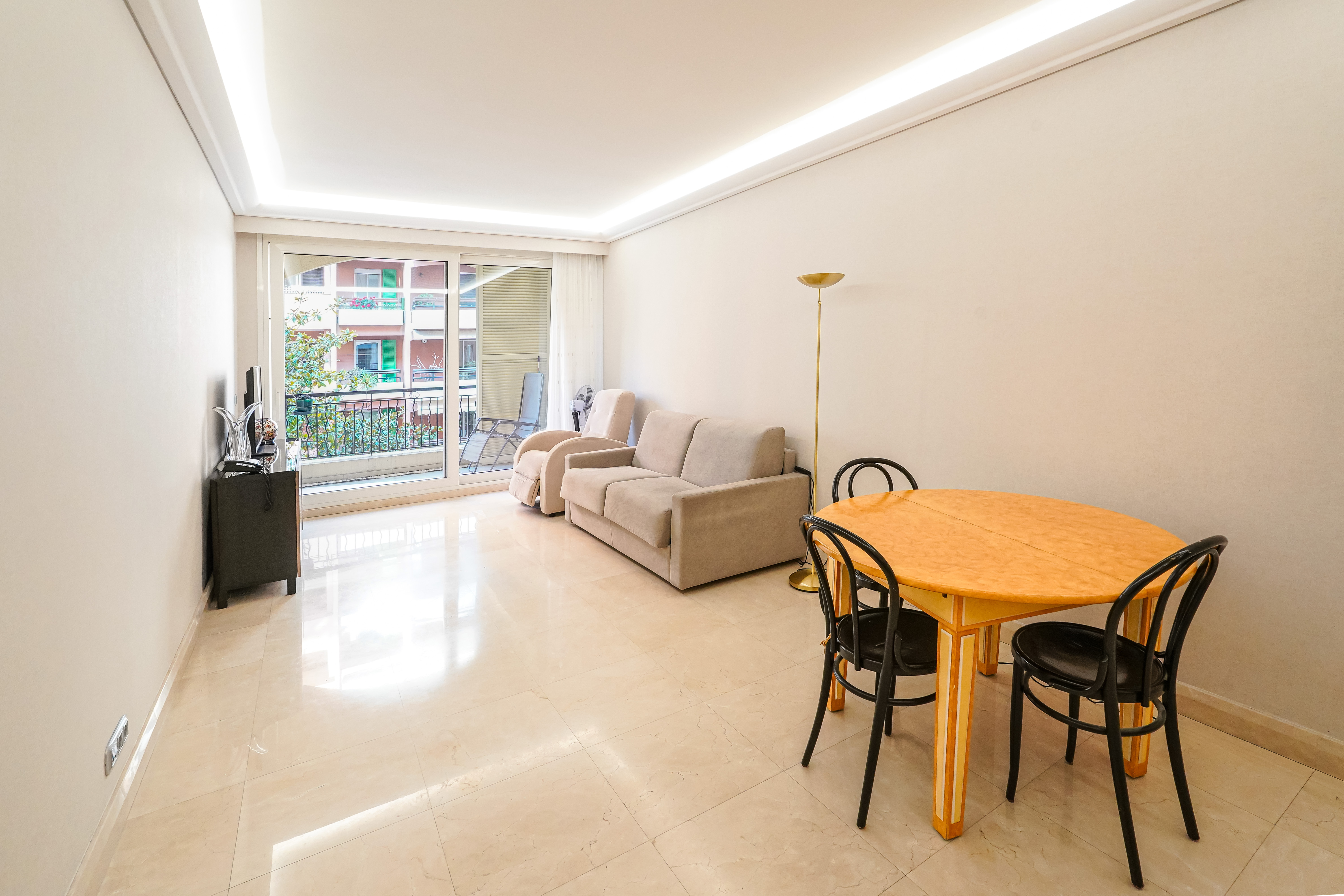3WBLK_pie-ce-principale-barnes-valeri-agency-monaco-1775828881.jpg