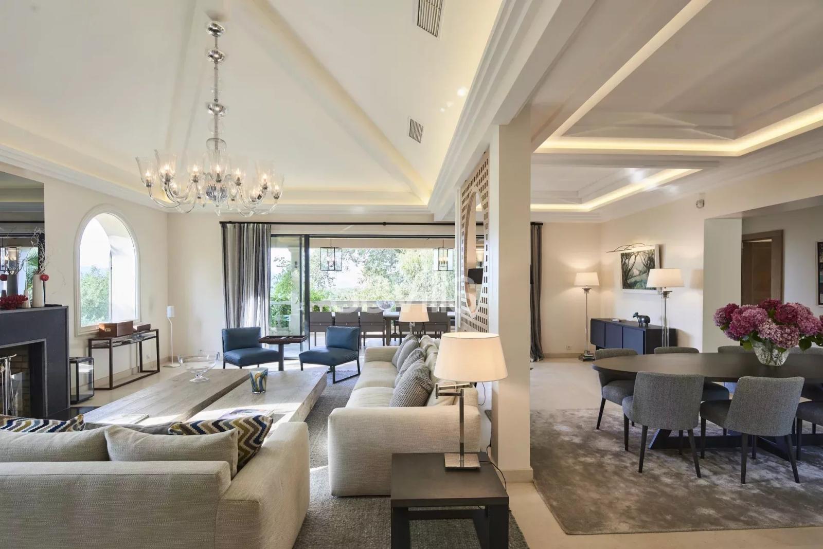 Propriété prestigieuse avec piscine et tennis