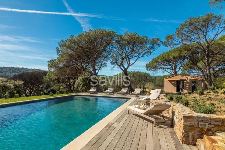 Villa élégante sept chambres avec piscine - à cinq minutes des plages de rêve