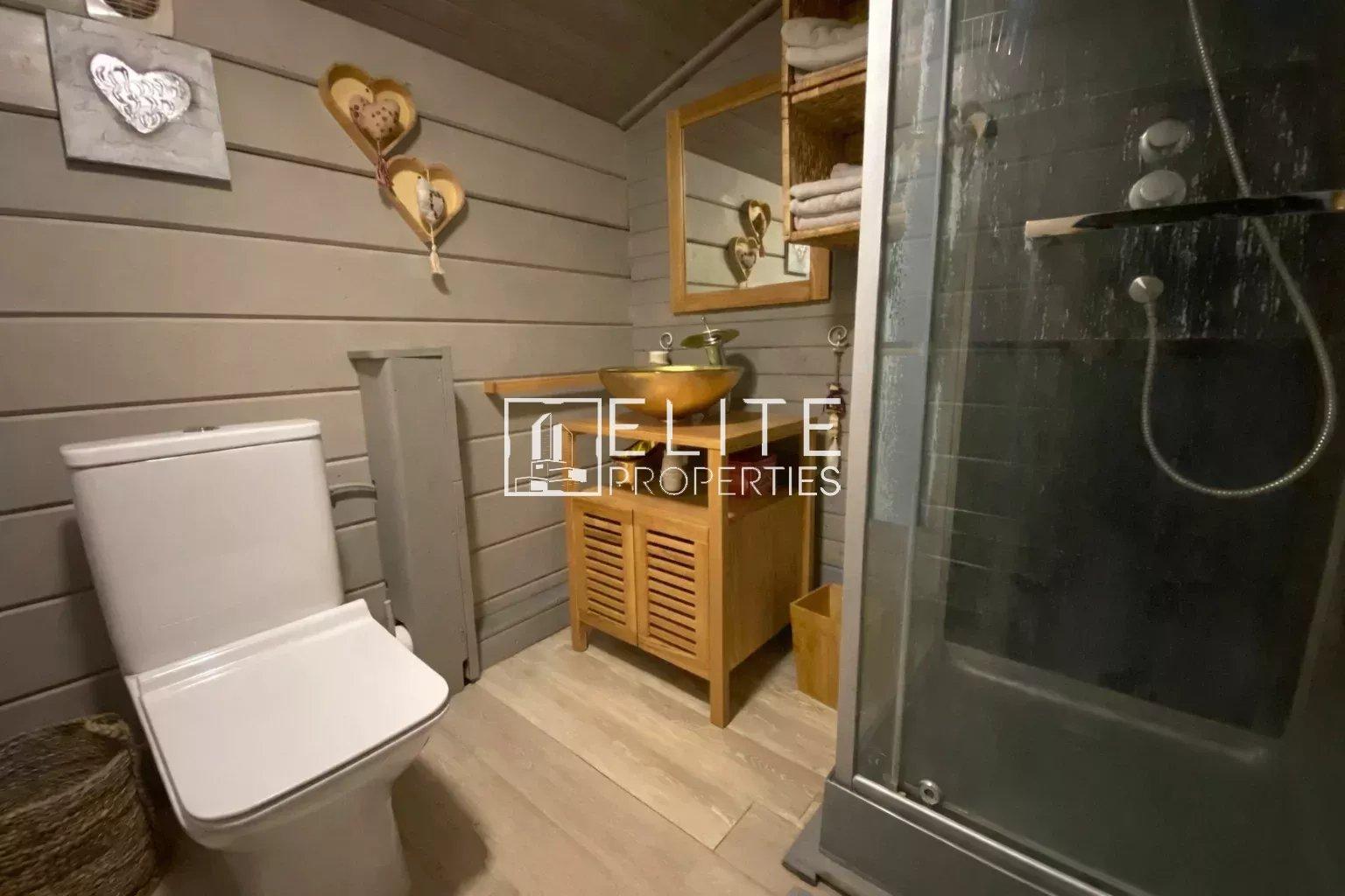 ANDON (06) – Maison en bois 211 m² avec dépendance – Calme absolu
