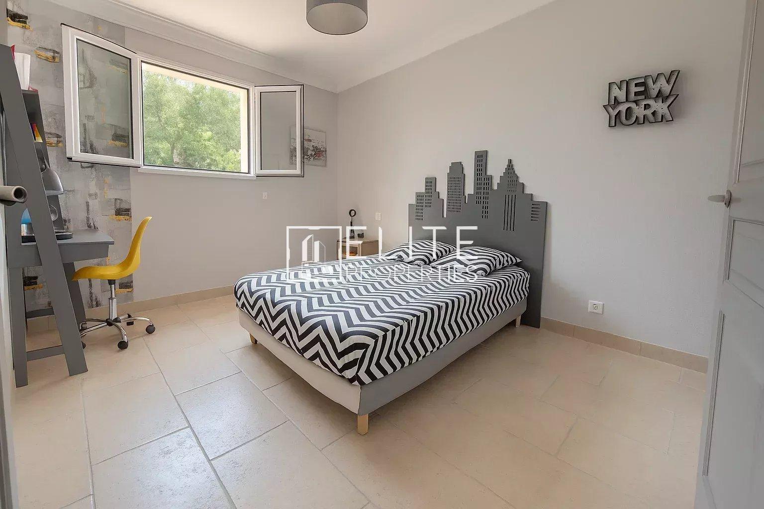 COUP DE COEUR : Villa de maçon + piscine