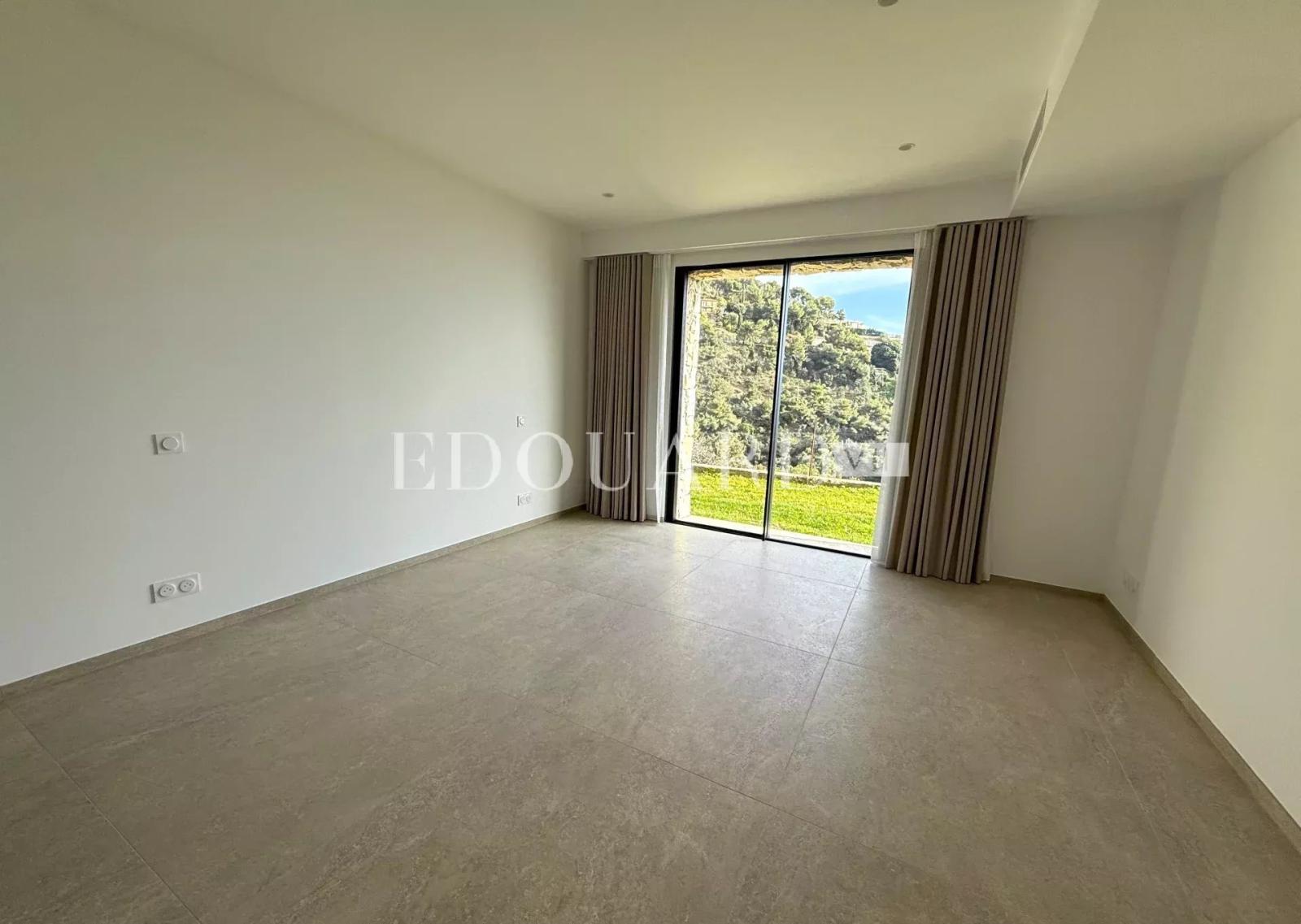 Superbe villa neuve avec piscine chauffée et vue mer exceptionnelle, proche de la Principauté de Monaco