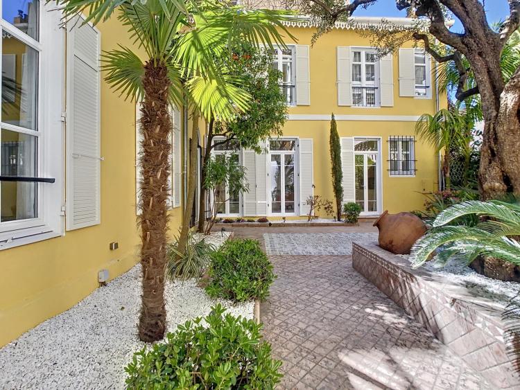 CANNES MAISON 131.23 M² 4 P Rue d'Antibes