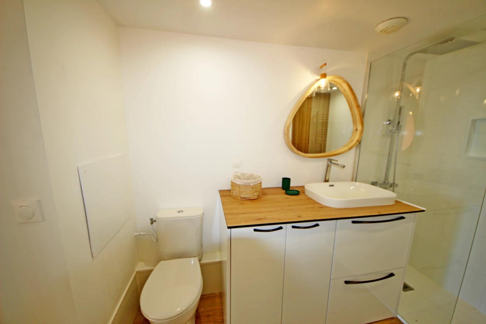 SOUS OFFRE AGAY CAP ESTEREL LE HAMEAU. DEUX PIECES REZ DE JARDIN VUE MER