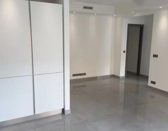 Bel appartement avec vue sur le port Hercule et le circuit de Formule 1