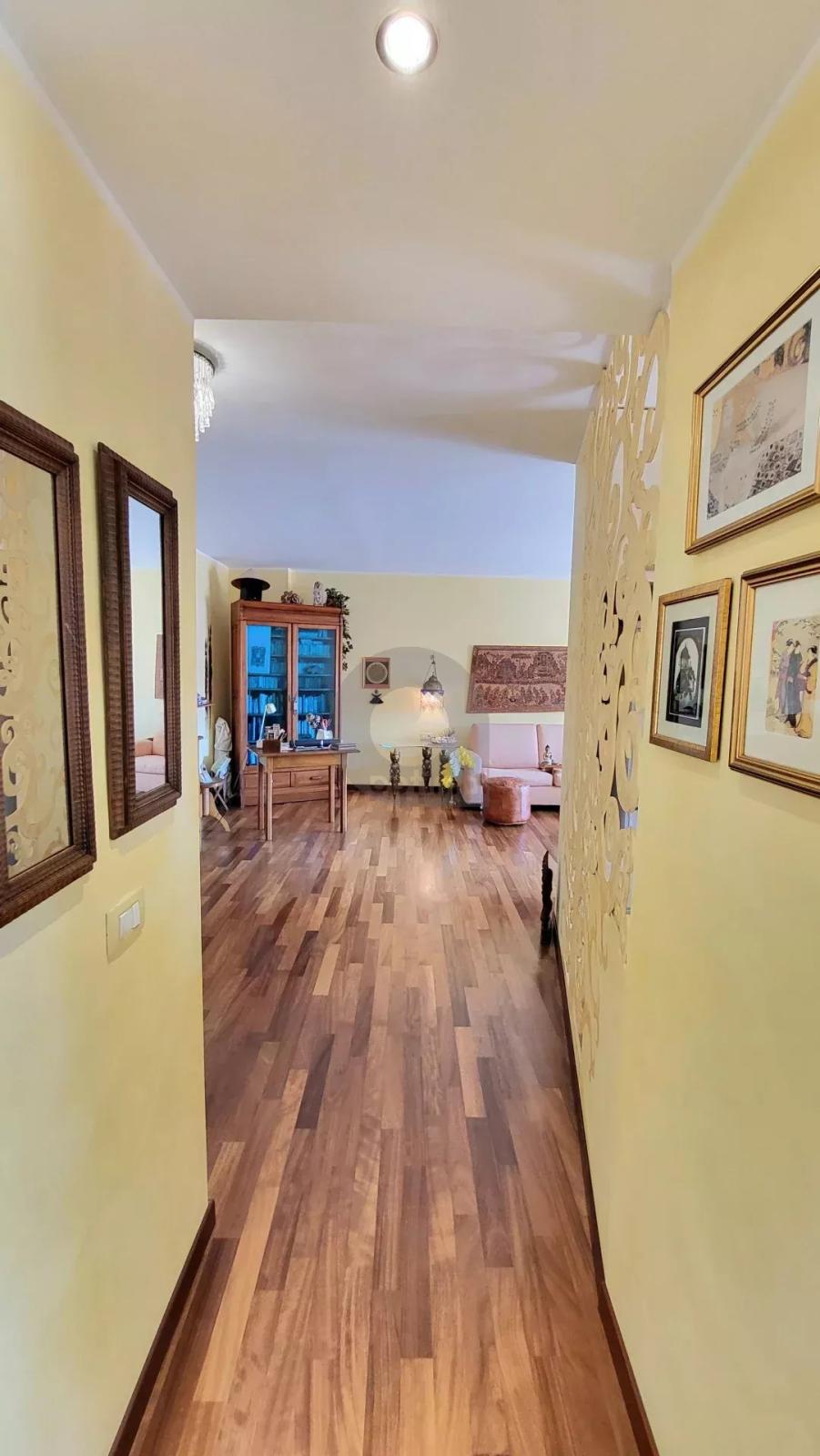 Menton centre - Appartement 2 Pièces - terrasse - cave et parking