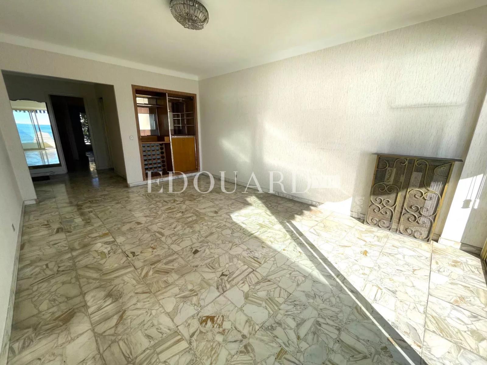 Trois pièces à rénover,  proche de tous les commerces, des écoles et du Parc Koaland