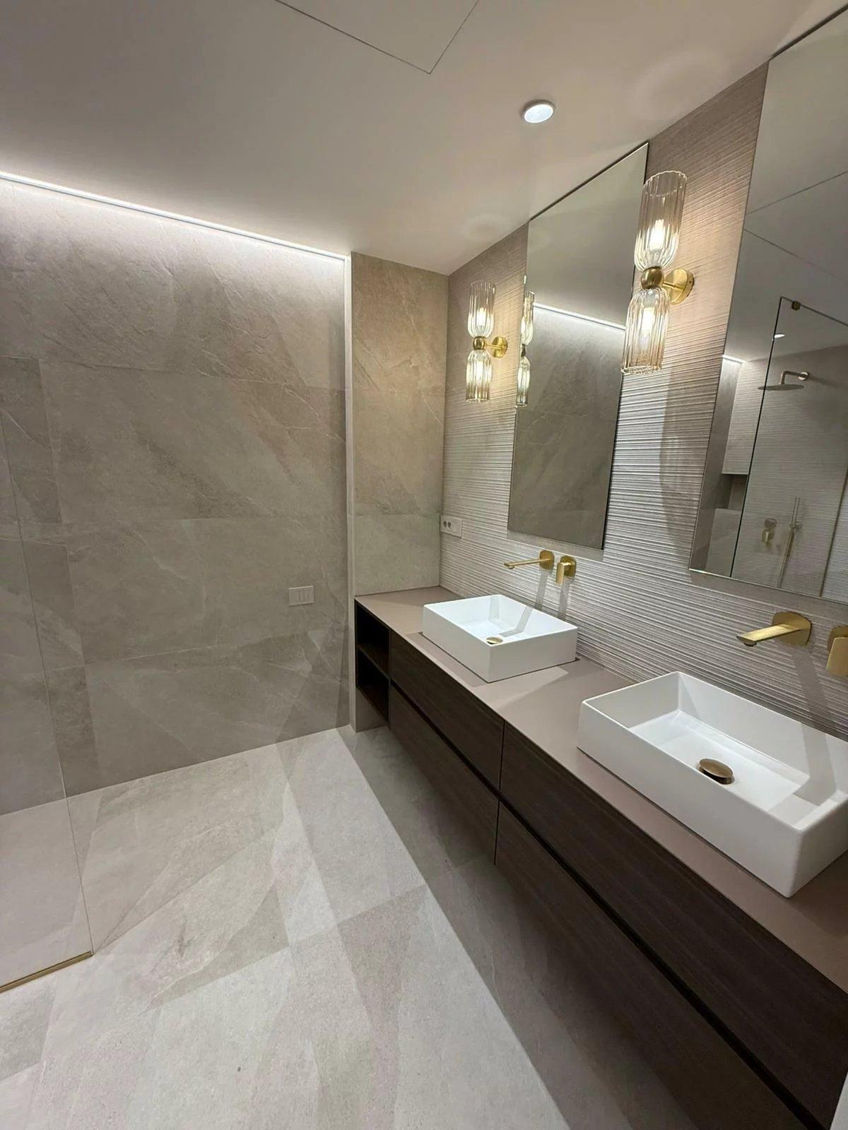 Appartement rénové de 2 chambres